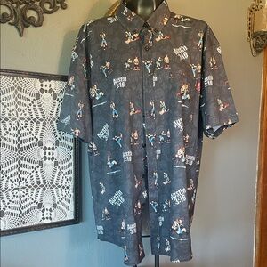 WWE STONE COLD Men's Short Sleeve Button-Up Shirt - Charcoal Graphic Print